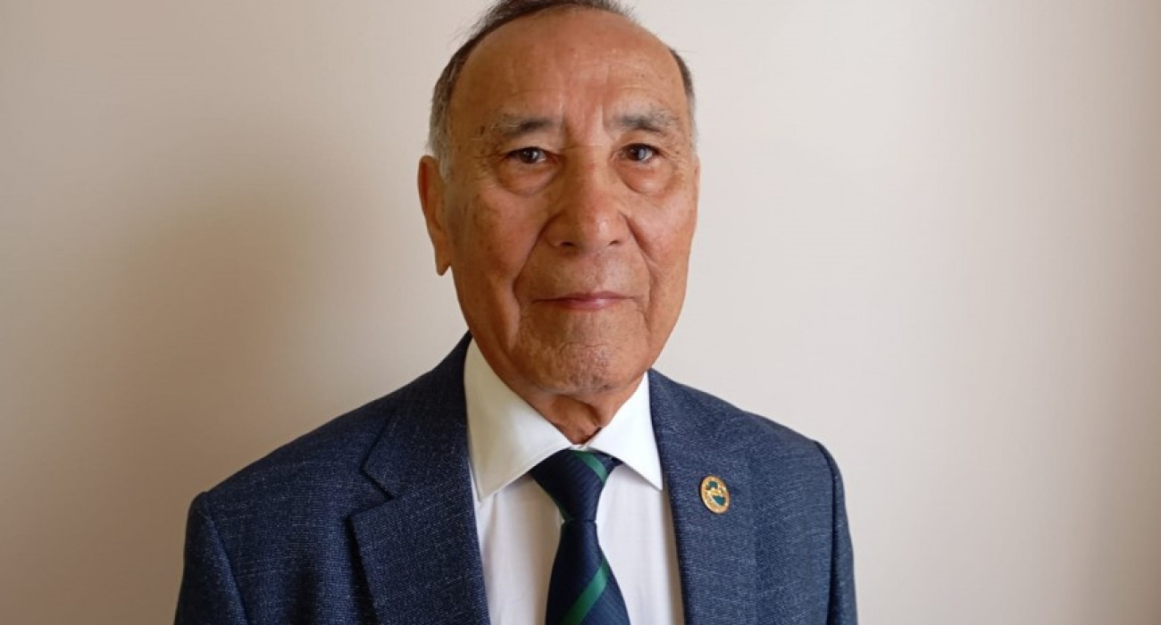 Керемет фигурасы бар жалаңаш қыз