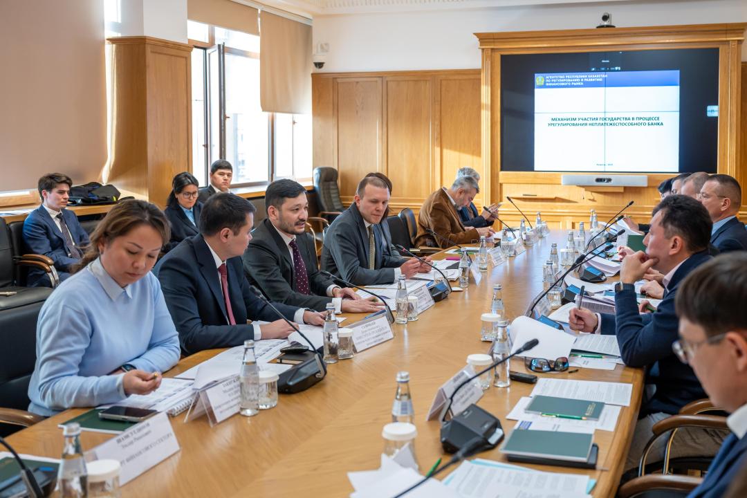 Төлемге қабілетсіз банктерді реттеу жөніндегі жаңа тетіктің барысы талқыланды