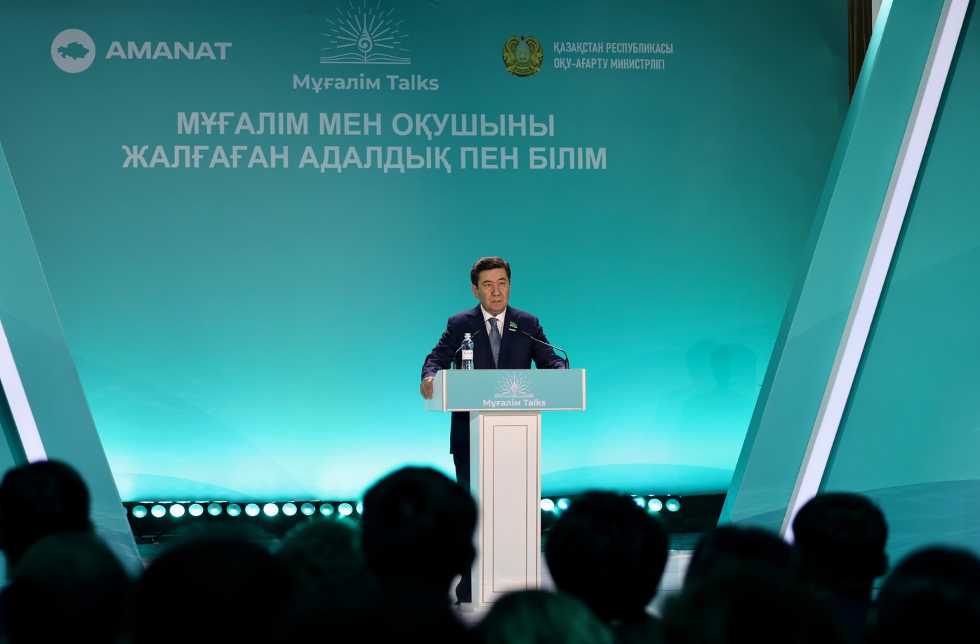 Анастасия Заворотнюктің аузындағы мүше