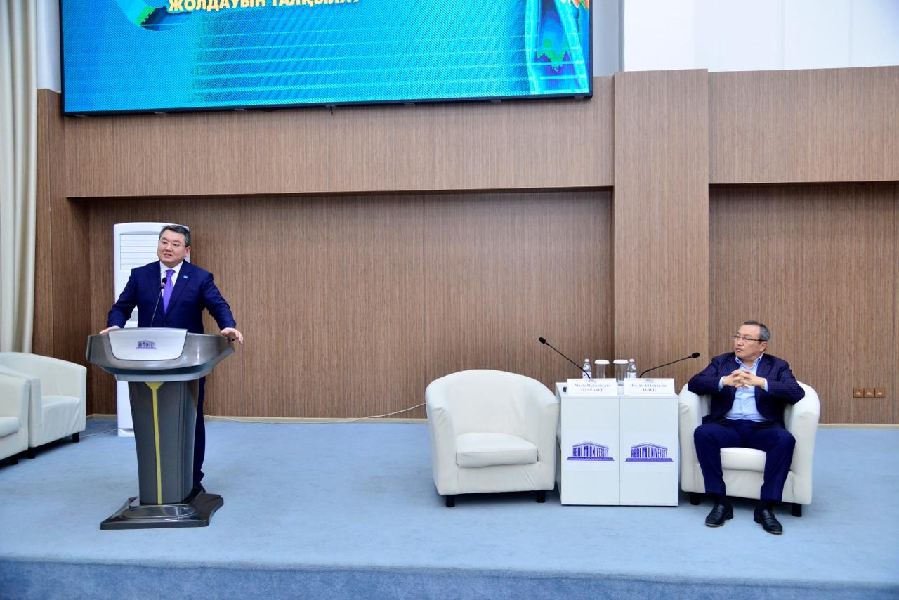 Президент кеңесшісі жасанды интеллект туралы дәріс оқыды