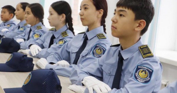 Нарутоның Цунадемен және барлығымен жыныстық қатынасын көріңіз