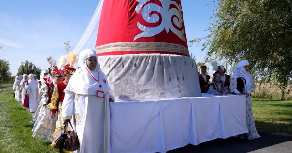 Бақытты бірге телехикаясынан Наталья Бочкареваның қатысуымен порно бейнелерді қараңыз