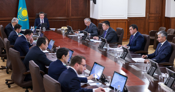 Мен әпкемді ваннада аңдыдым Үлкен жопа порно