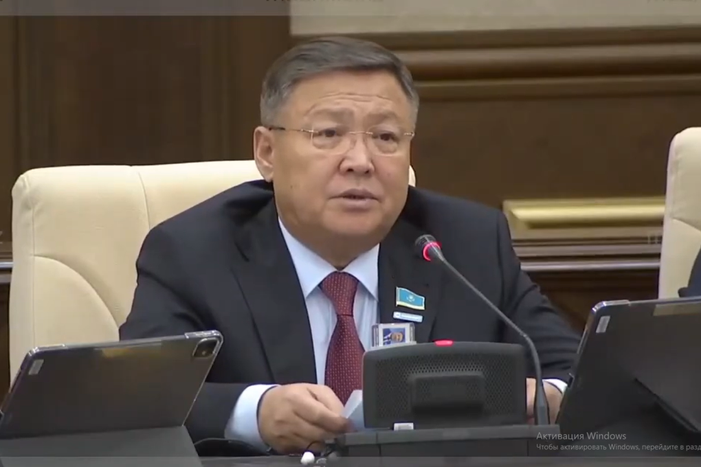 Алдағы үш жылдың бюджеті қаржылық тұрақтылықты сақтайды - Ұласбек Сәдібеков