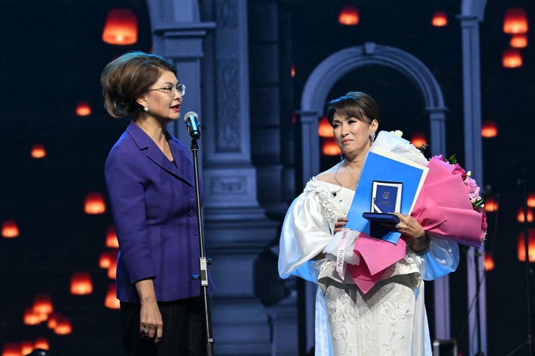 Өмірге ғашық әнші