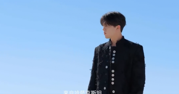 Жетілген әйелдердің үлкен сиськи бейнелері