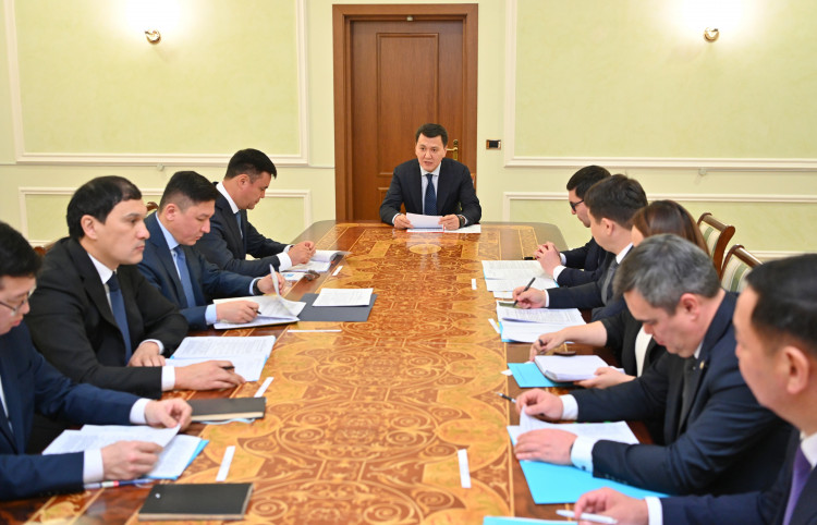 Ерлан Қарин Ұлттық құрылтайда айтылған Президент тапсырмаларының іске асырылуы жөнінде жиын өткізді