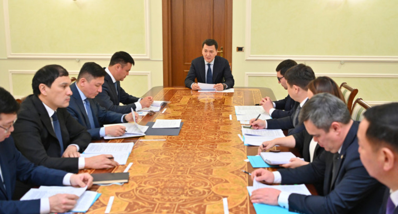 Интимділігі бар элиталық үй қызметшілері