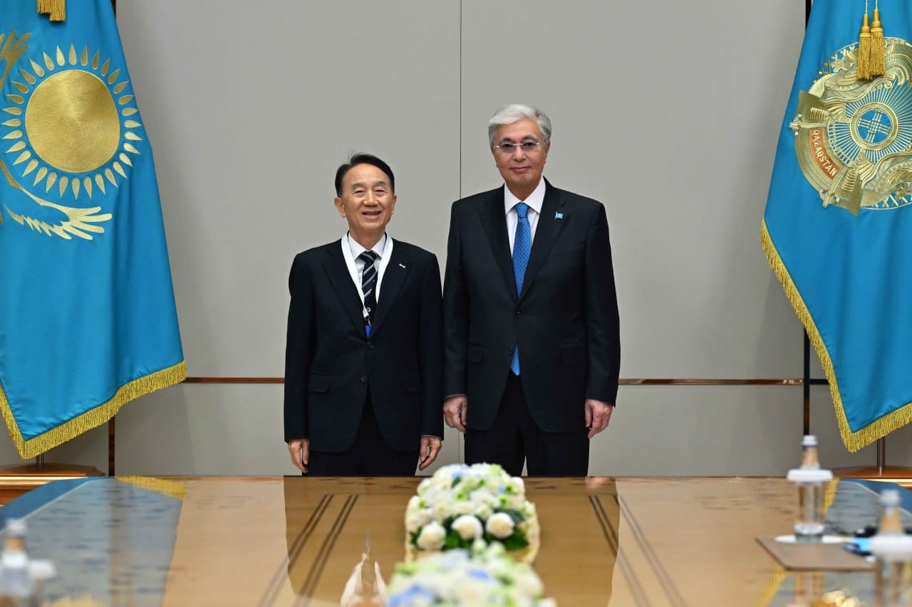 Президент Woosong білім беру қоры қамқоршылар кеңесінің төрағасы Ким Сонг Кёнгті қабылдады