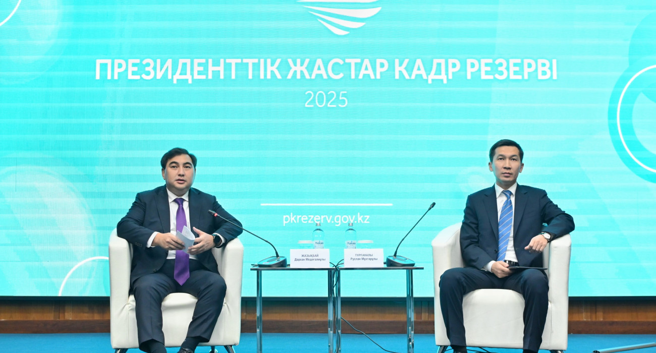 толығымен жалаңаш атақты адамдар Желідегі бейнелердегі сымбатты қыздар