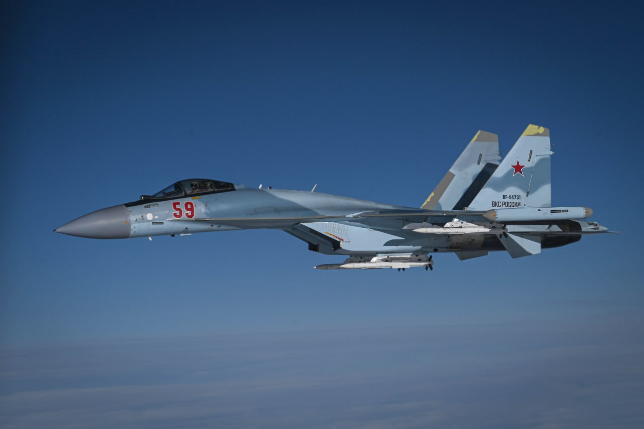 Ресейдің Су-35 ұшақтары Президент Тоқаевтың ұшағымен қатарласып ұшты