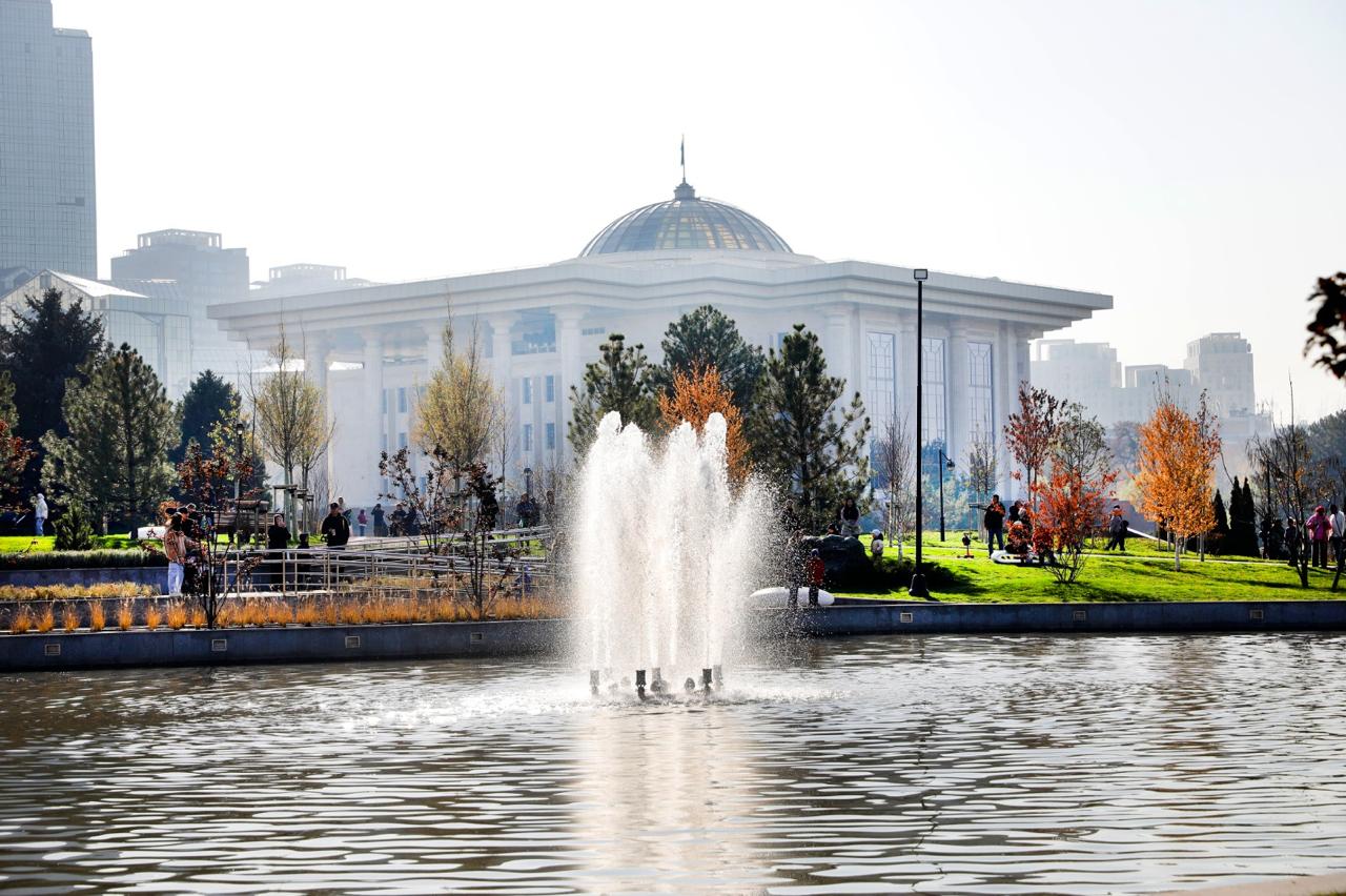 Алматыда ашылған жаңа скверге Нұрлан Смағұлов қоры 1 млрд теңге бөлді