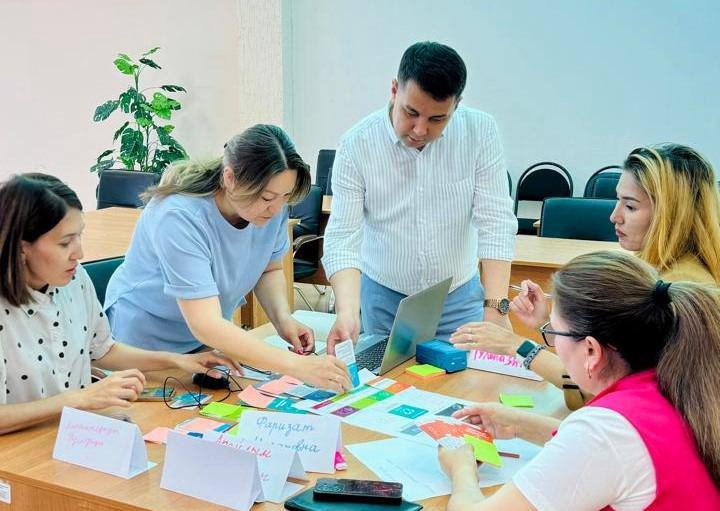 Биыл колледждердің қанша қызметкері курстардан өтті?