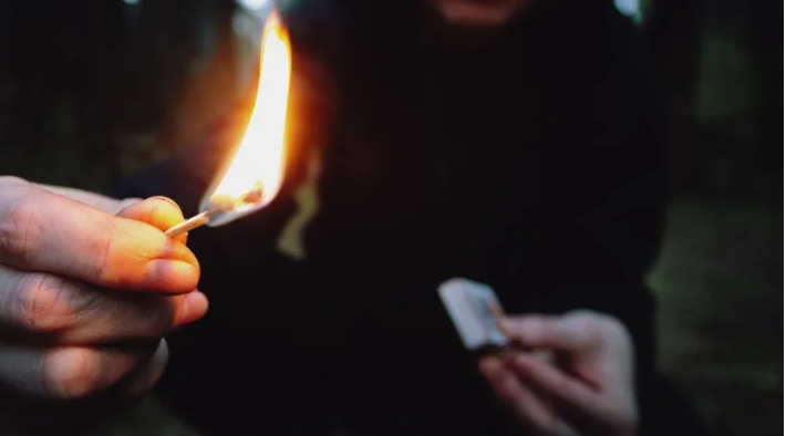 Мемлекеттік Туды өртеген 12 адам қамауға алынды