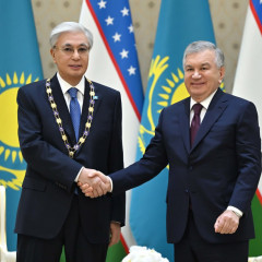 Қасым-Жомарт Тоқаев Өзбекстанның ең жоғары мемлекеттік наградасымен марапатталды 
