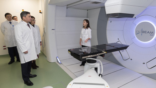 Онкологиядағы инновациялар: заманауи терапия және ғылыми зерттеулер таныстырылды