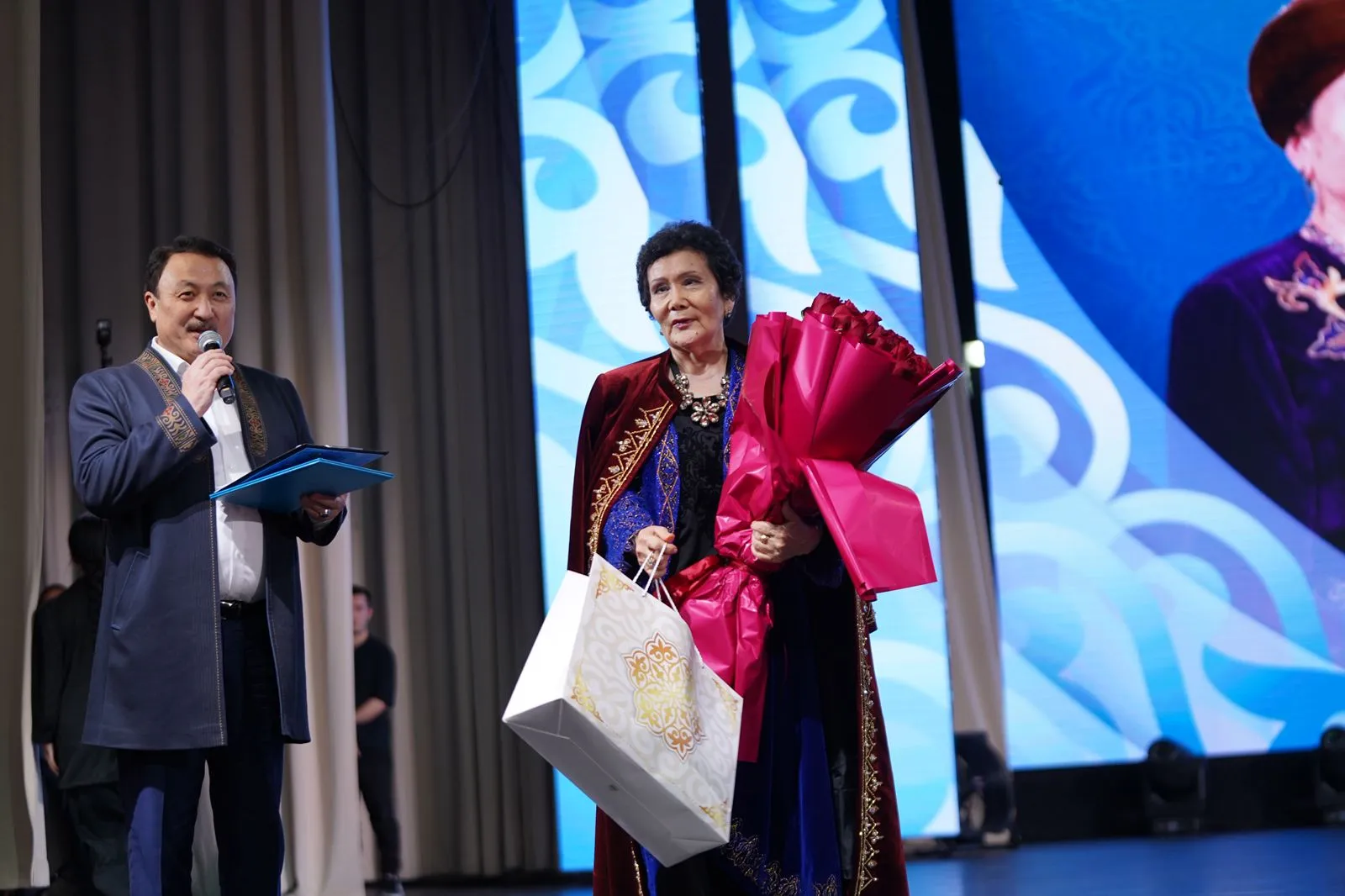 Қостанайда «Айдын жырдың аққуы» атты ақындар айтысы өтті