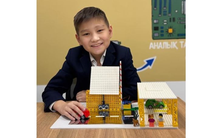 Астанада мектеп оқушысы «Ақылды шлагбаум» ойлап тапты