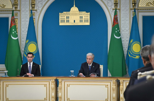 Тоқаев пен Бердімұхамедов БАҚ өкілдеріне арналған брифинг өткізді