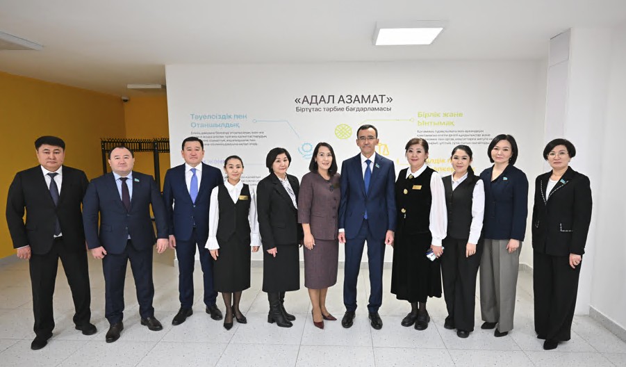 Сенаторлар Астанадағы білім ошақтарын аралады
