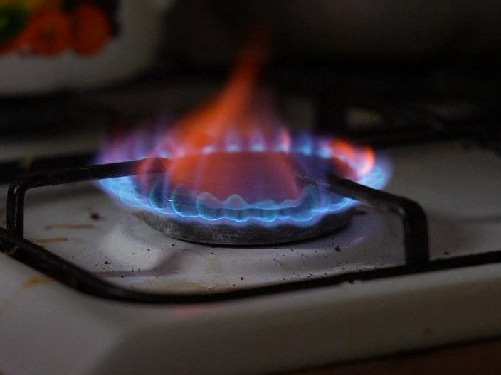 Әр шаңыраққа жылу сыйлады: Алматыда әлеуметтік осал топтағы отбасылар газбен қамтылып жатыр