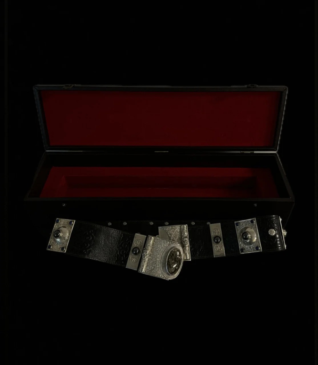 Қазақстандық олигархтардың әшекейлері аукционға шығарылды