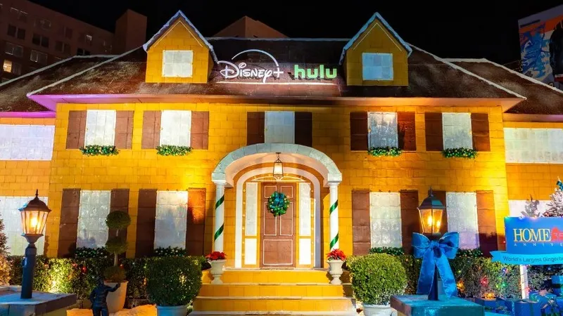 Әйгілі «Үйде жалғыз» фильмі үлгісіндегі пряник үйі Гиннес рекордын орнатты