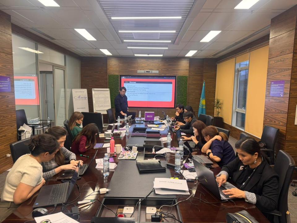 Еліміздің БАҚ өкілдері жасанды интеллектінің мүмкіндіктерін үйренді