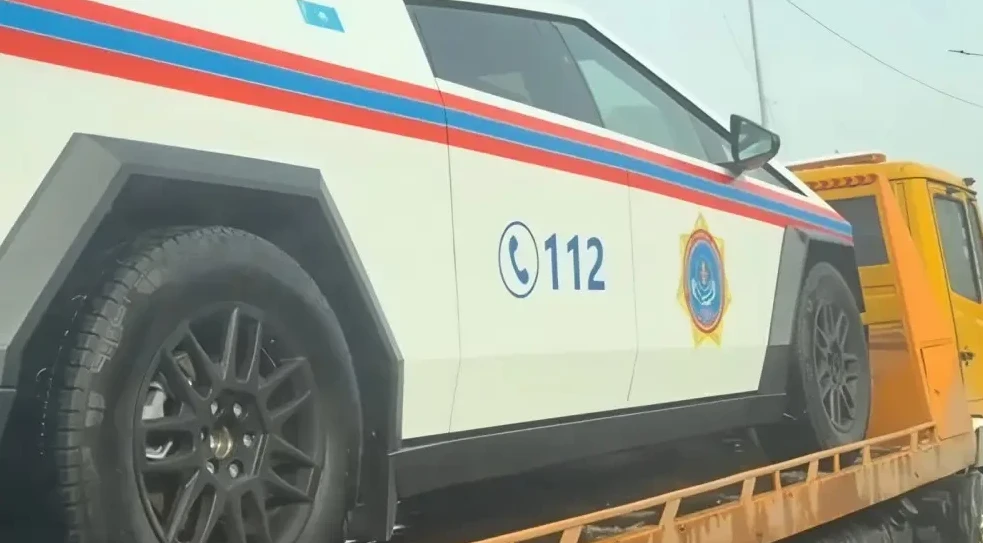 Алматыда көзге түскен Tesla көлігі ТЖМ-ге тиесілі ме?