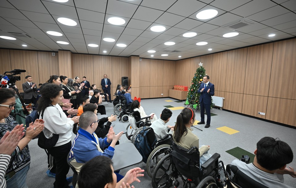 Жас параспортшы-боччистермен кездесті