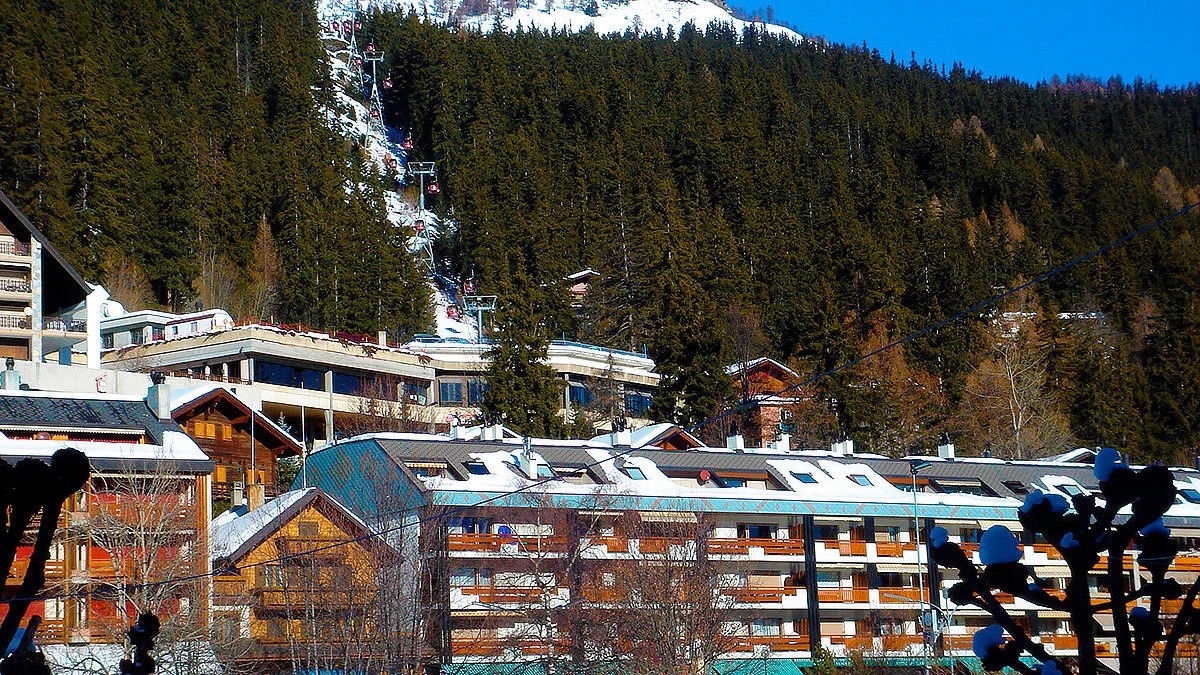 Швейцарияда тау шаңғысы курортында жарылыс болып, бірнеше адам қаза тапты