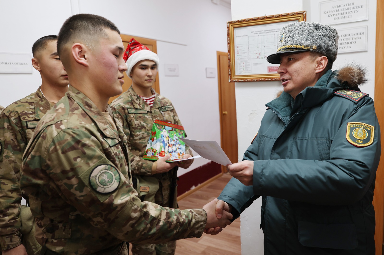 Ұлттық ұланның жеке құрамы Жаңа жылды жауынгерлік бекетте қарсы алды