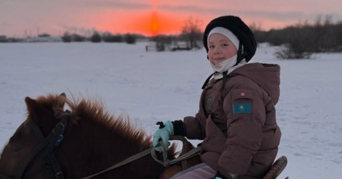 Сегіз жасар шабандоз қыз жаңа жылда армандаған тұлпарына қол жеткізді