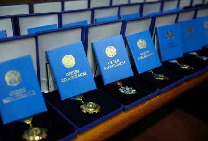 Астанада «Еңбек Даңқы» төсбелгісімен бірқатар азамат марапатталды