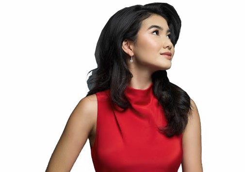 Әзизаның дебюті