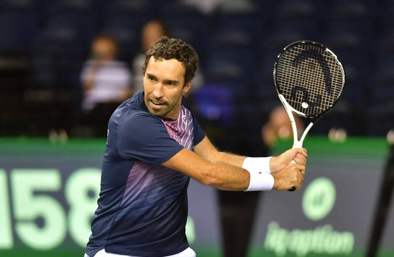 Михаил Кукушкин ширек финалға шықты