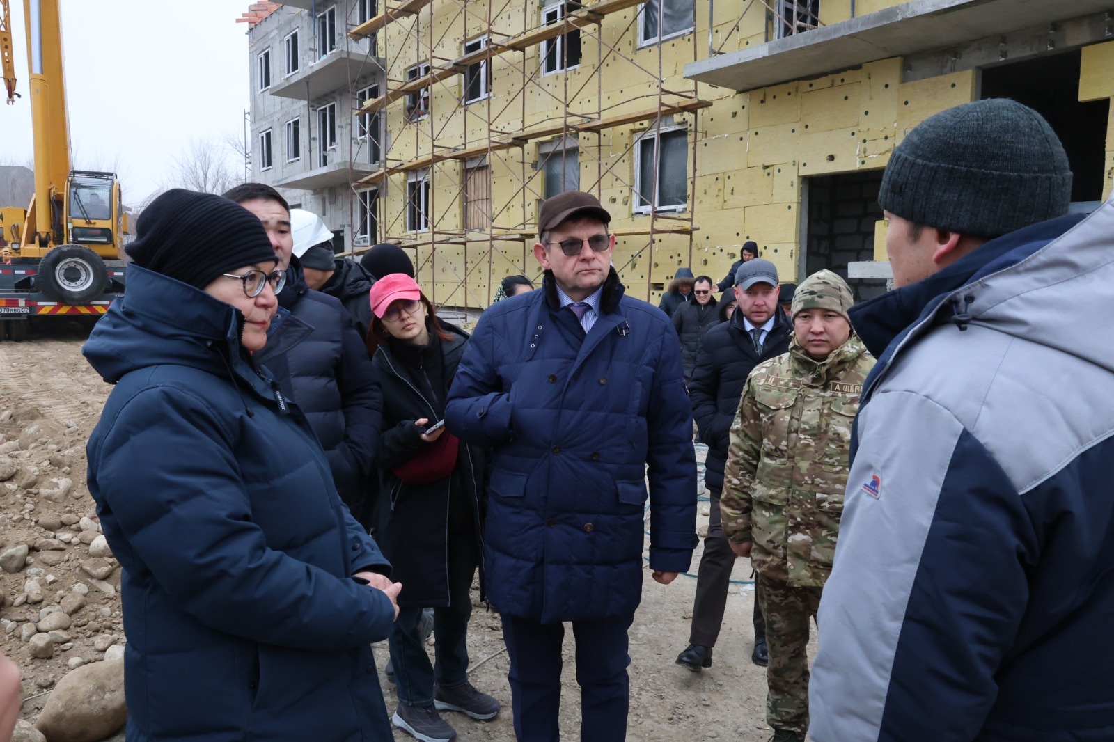 Депутаттар Әуезов атындағы Қазақ ұлттық драма театрының жай-күйімен танысты