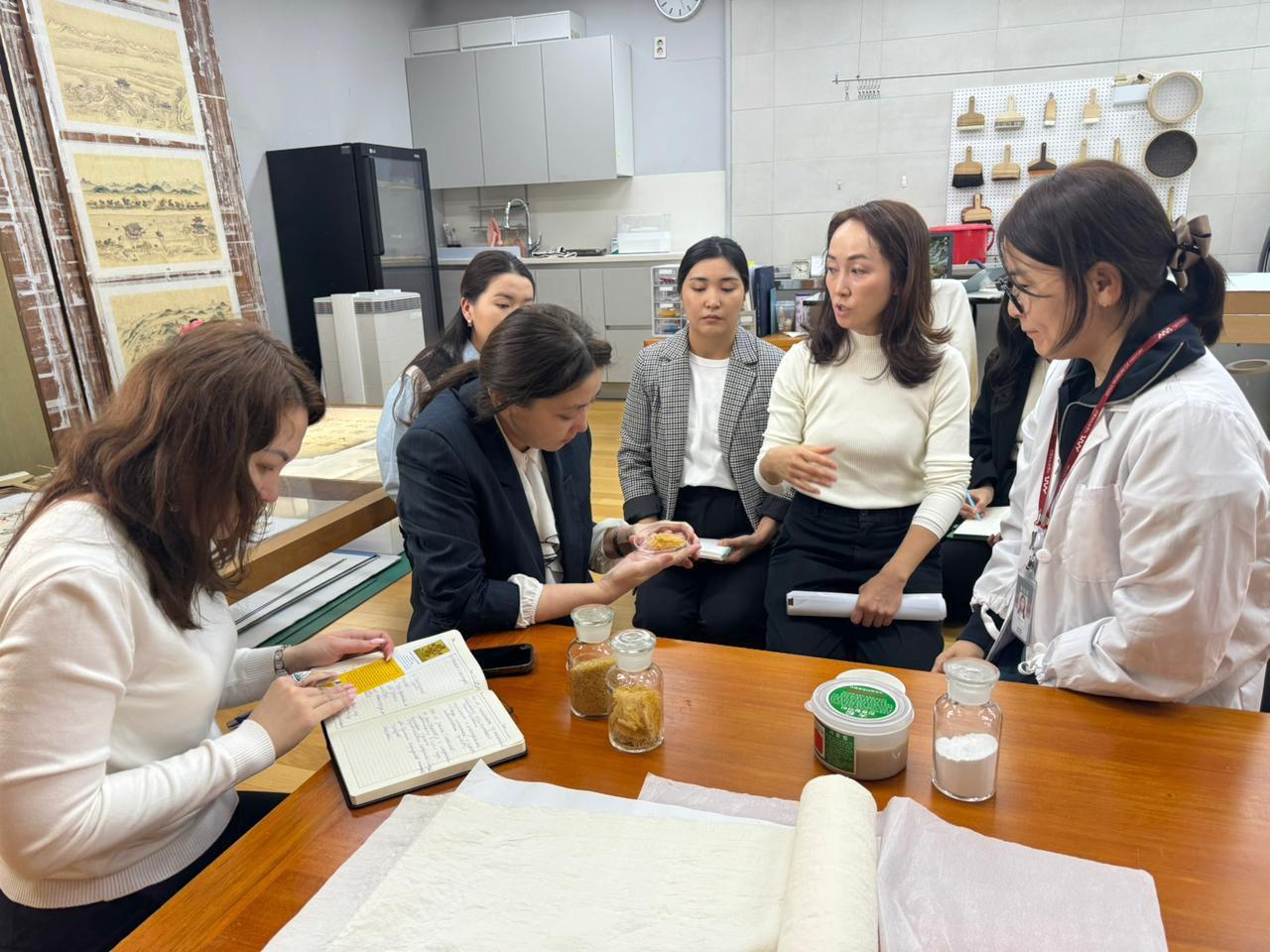 Алматы музейлерінің қызметкерлері Кореяда біліктілігін арттырды