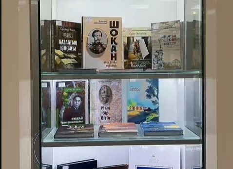 Алматыда 2025 жылы жарық көрген кітаптардың көрмесі ашылды