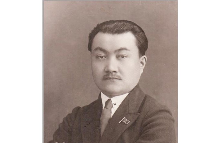 Ұлт театрының тұңғыш қойылымы