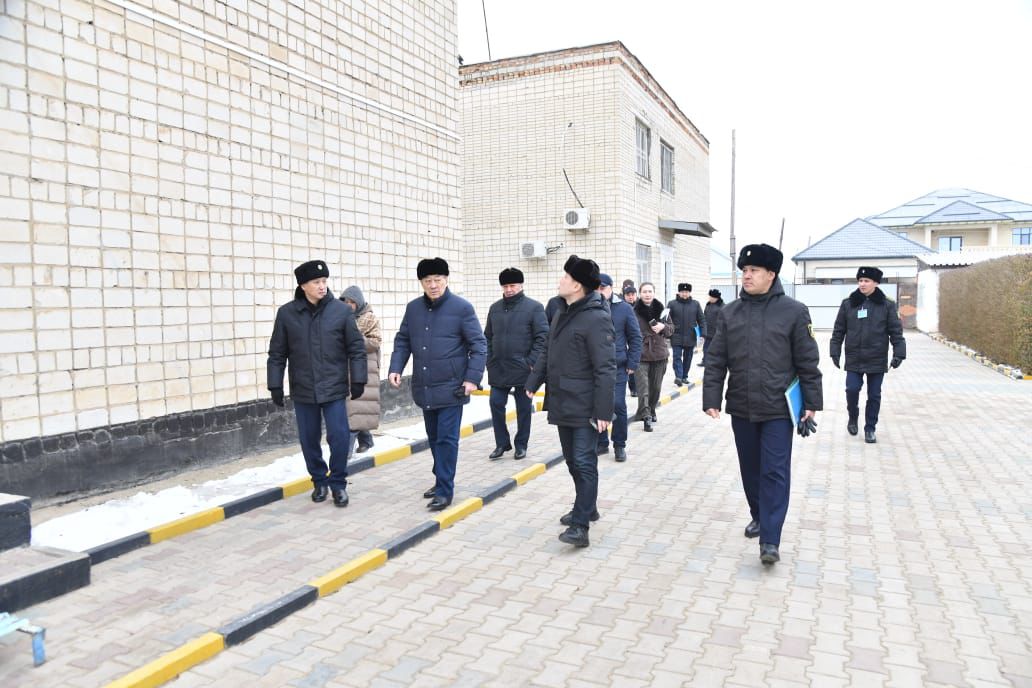 Атыраудағы Жағалау күзетінің ғимараты апатты жағдайда тұр