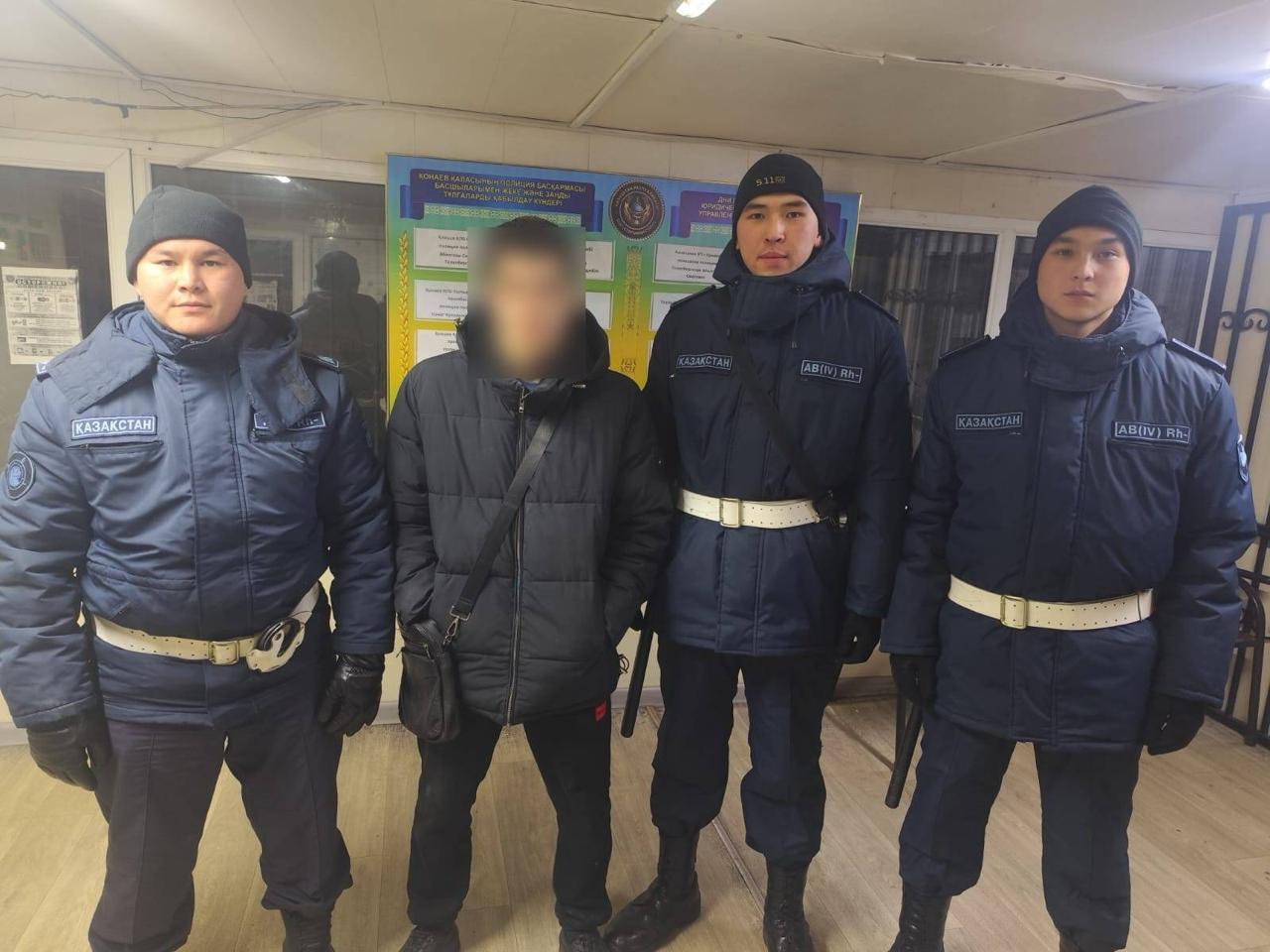 Ұландықтар суық қару ұстаған тұрғынды қолға түсірді