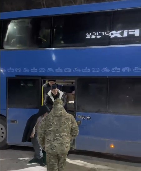 Көкшетауда шетел азаматтары отырған автобус жолаушылары эвакуацияланды