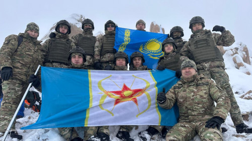 Курсанттар 3500 метрлік шыңды бағындырды