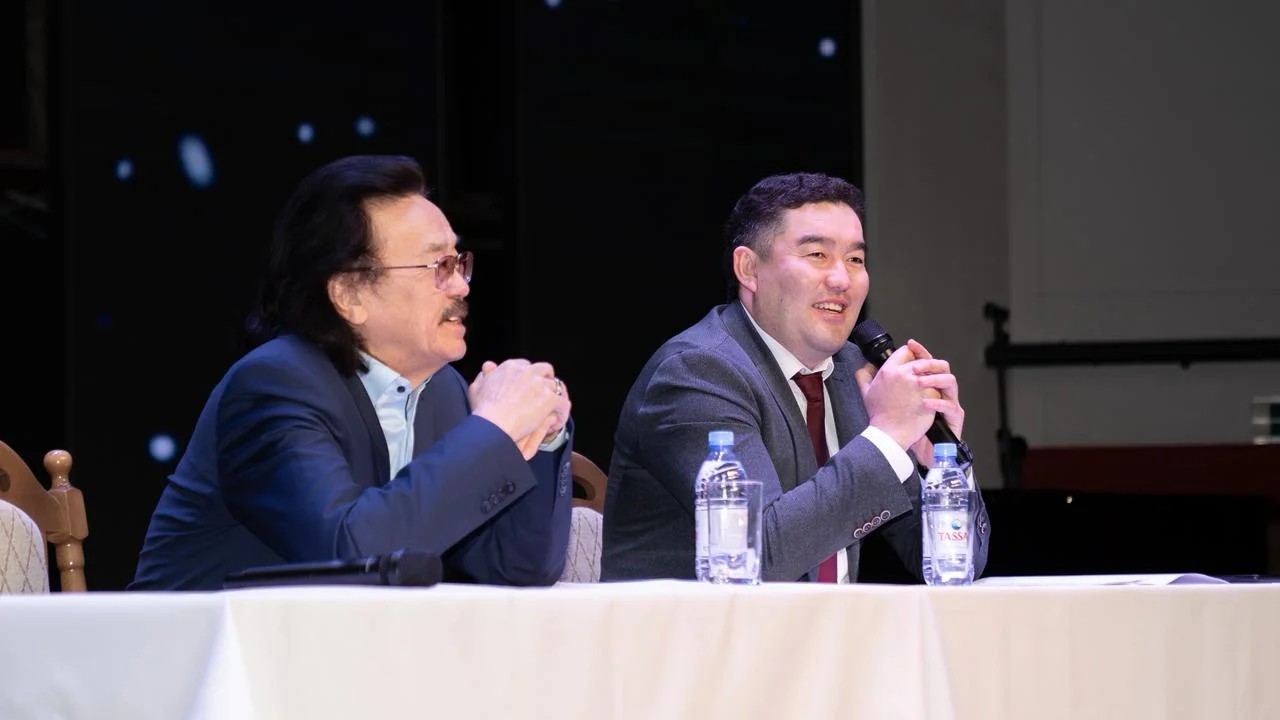 Халық әртісі – филармония директоры