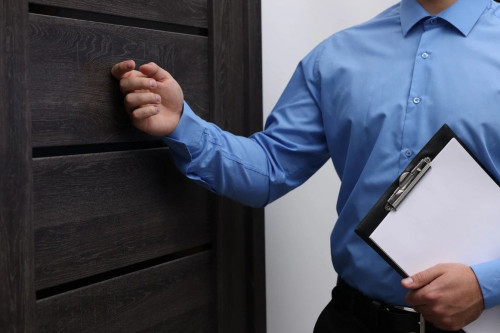 Алаяқтардың айласы өзгерді: Енді ақшаны «курьер» болып алып кетеді