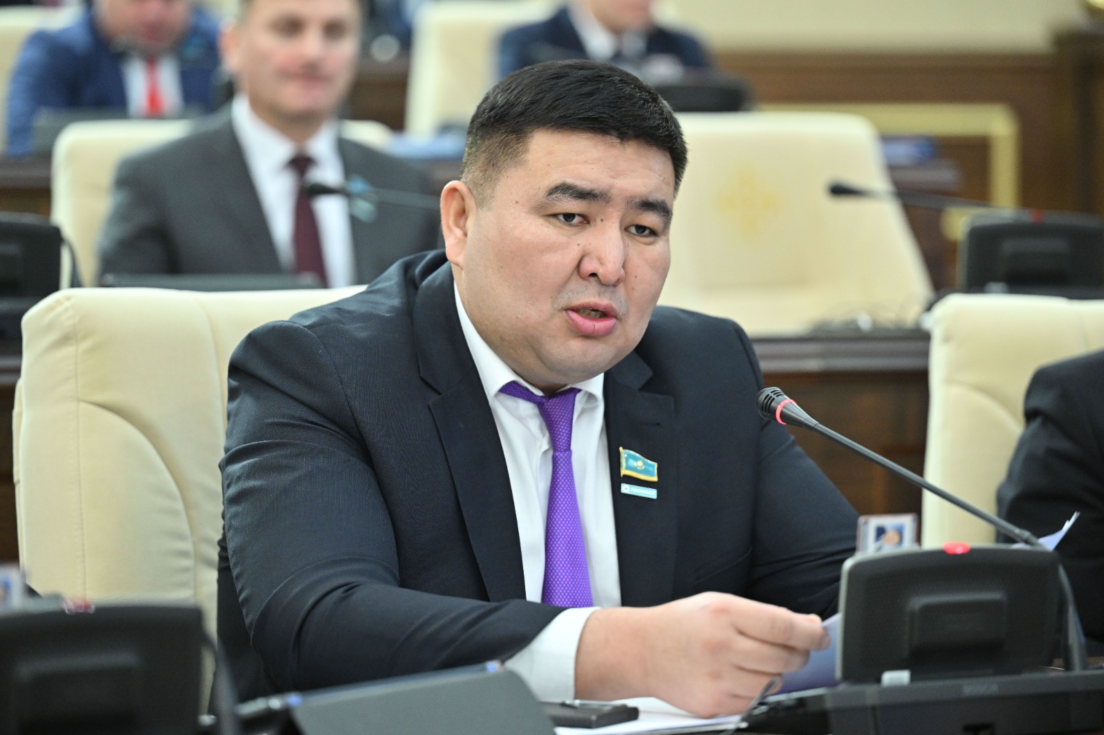 «Неке – ер мен әйел одағы»: Конституцияда отбасы ұғымын күшейту ұсынылды