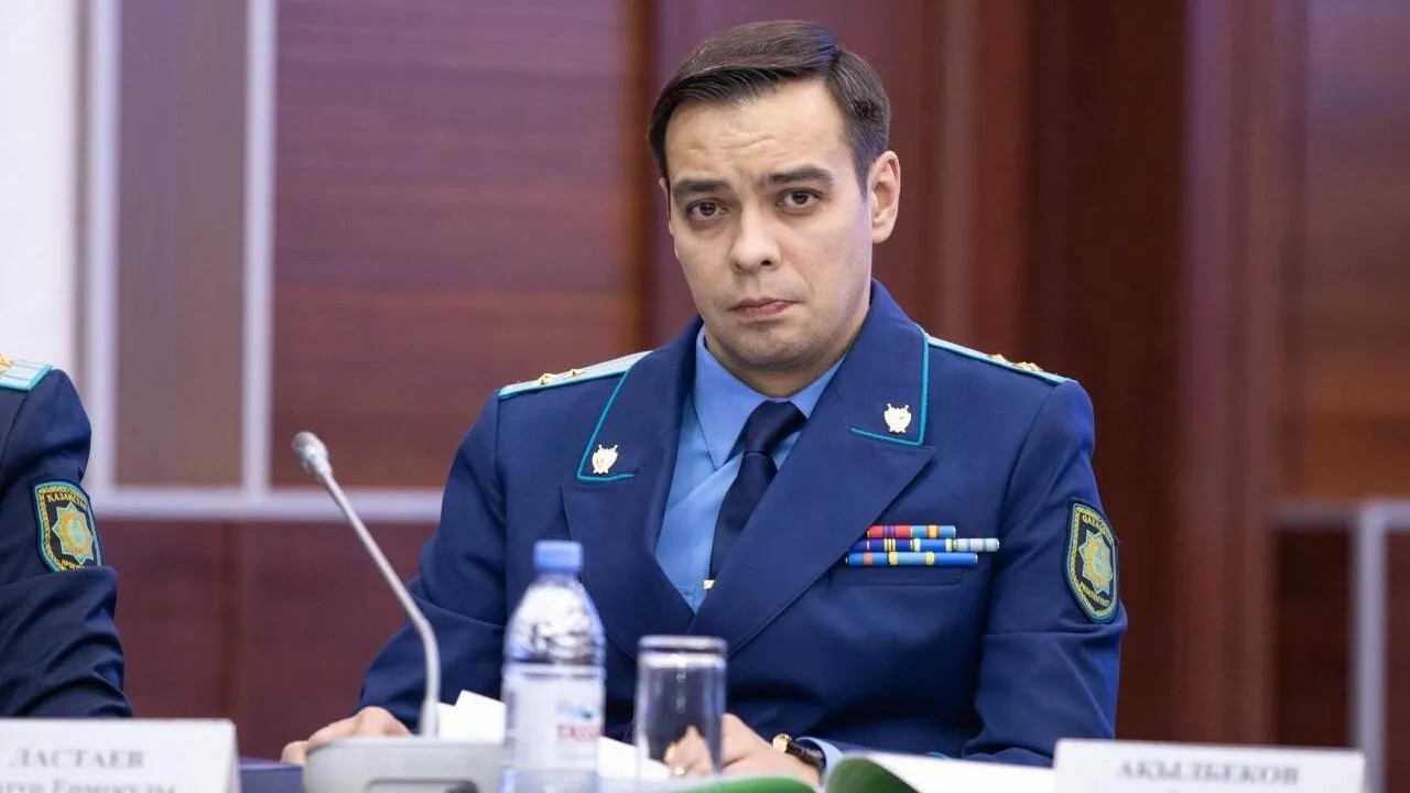 Артур Ластаев Конституцияда өмір сүру құқығының абсолюттік басымдығын бекітуді ұсынды