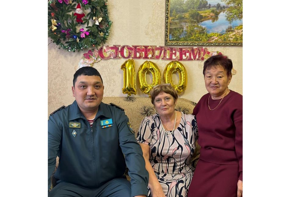 Ғасыр жасаған соғыс ардагерін құттықтады