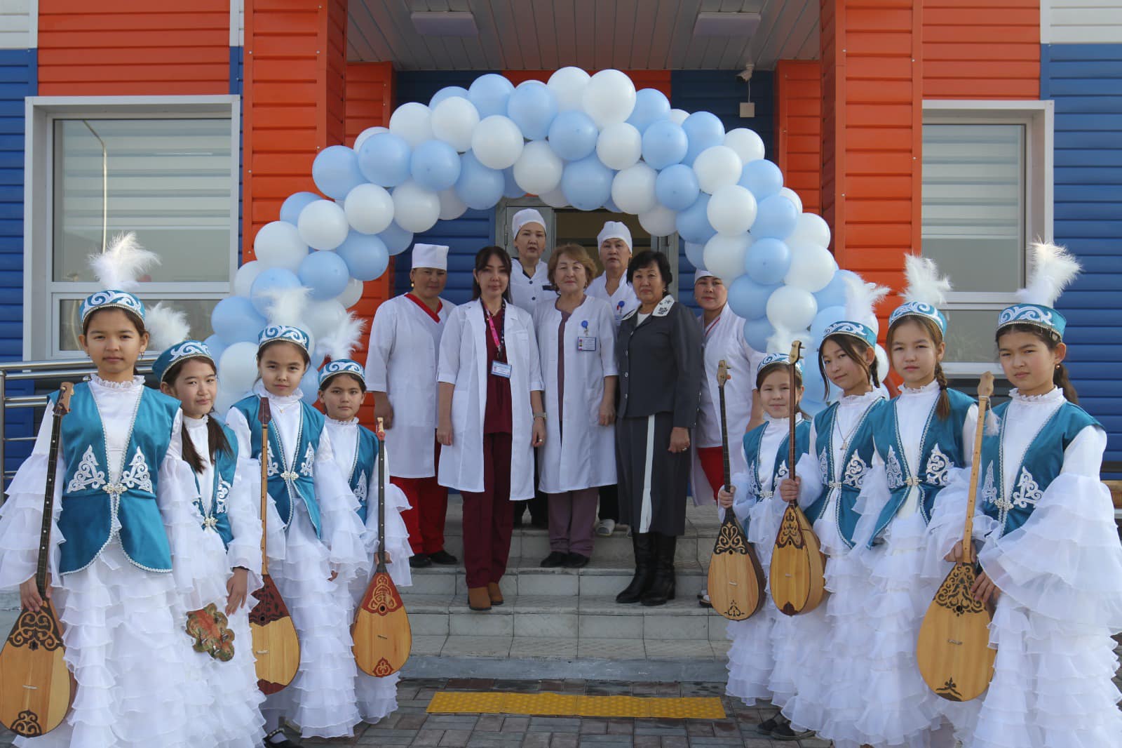 Үш емдеу мекемесі ашылды